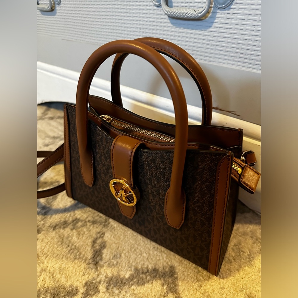 Micheal Kors Purse